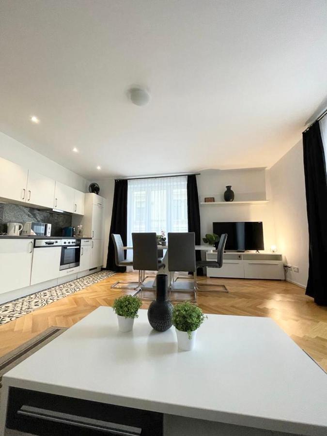 1St City La Opera Suites Vienna Luaran gambar