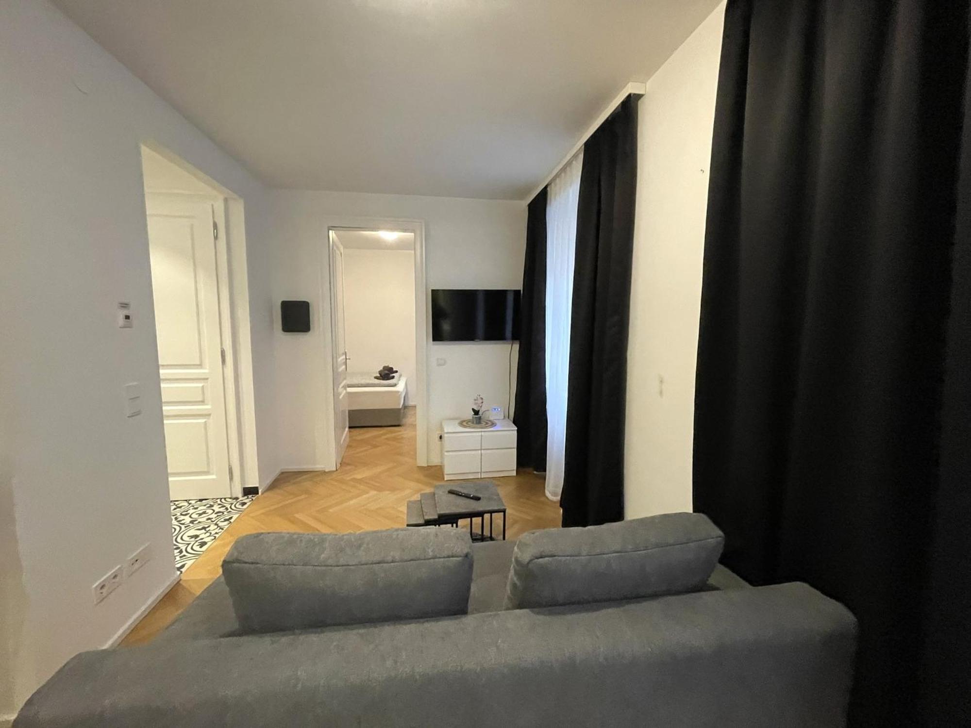 1St City La Opera Suites Vienna Luaran gambar