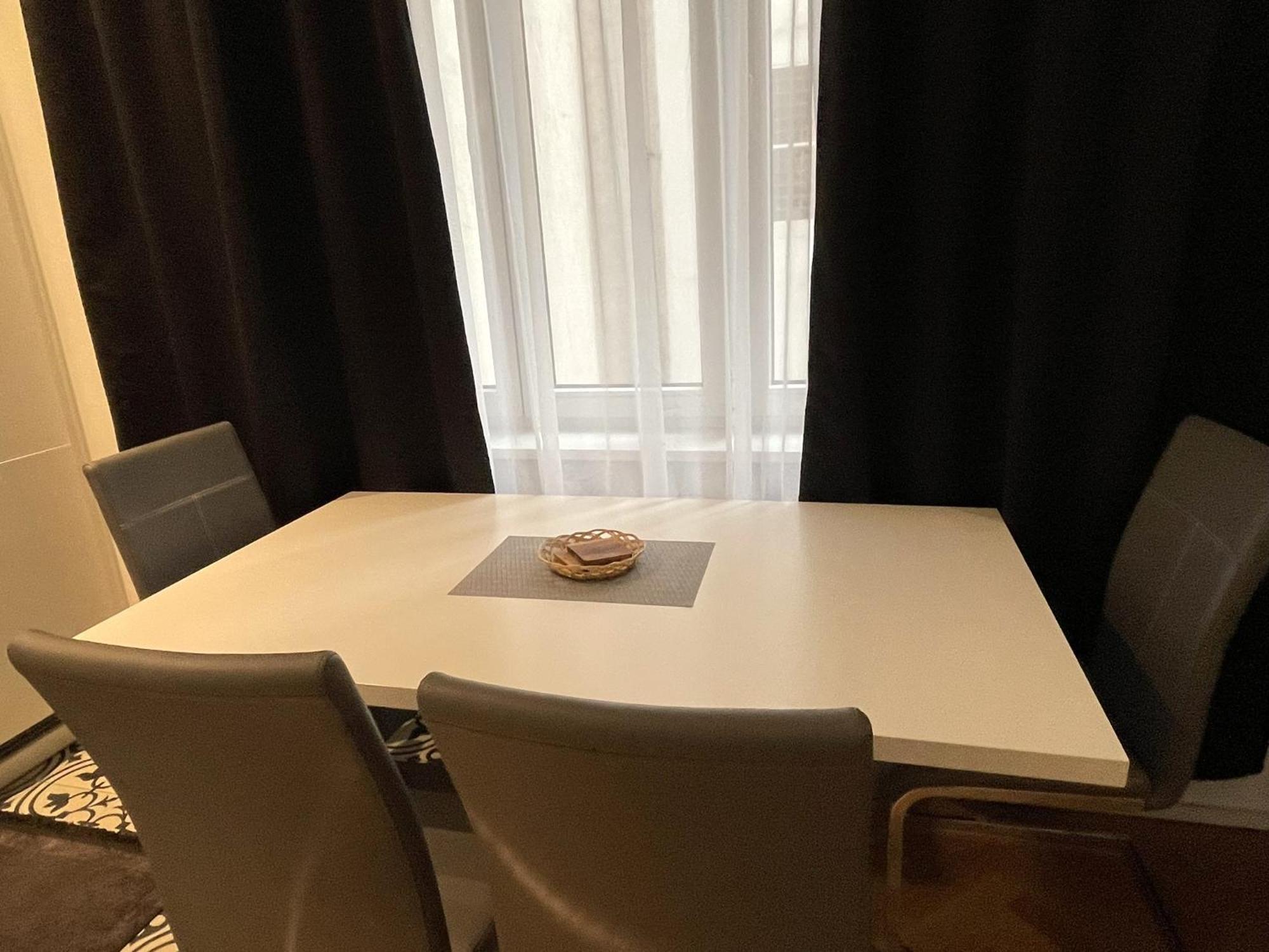 1St City La Opera Suites Vienna Luaran gambar